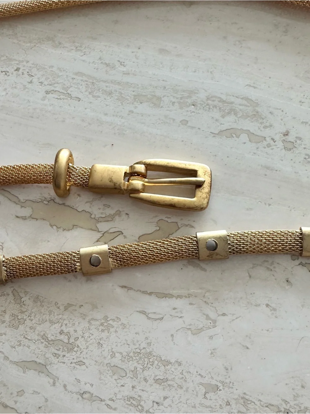 N/A elegant gold